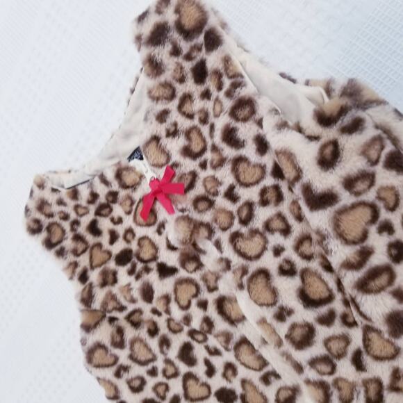 Rachel Zoe Vegan Fur Animal Print Sweater Vest - Picture 4 of 9